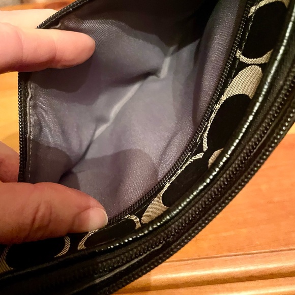 COACH black and white canvas and leather clutch or wristlet - Picture 15 of 16